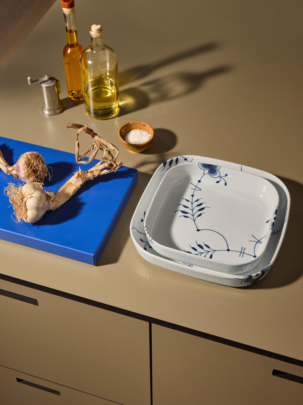 Blå Mega Riflet ovnfast firkantet fad - 30x30 cm.